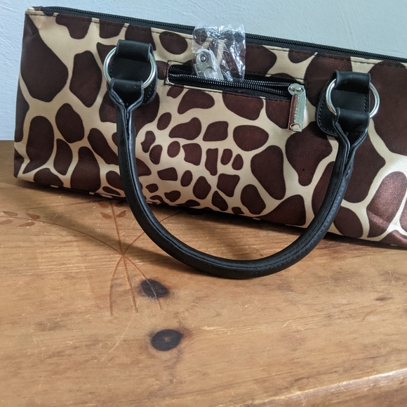 Insulated Wine Clutch & Corkscrew, Giraffe print - Picture 2 of 3